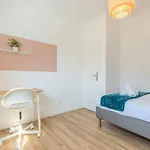 2 Bedroom Near Tram, Chr + Parking * 루베