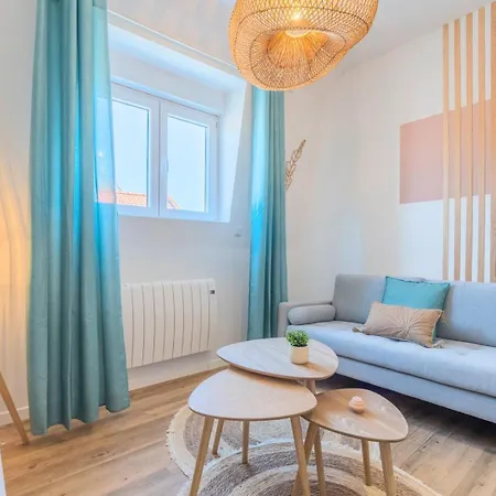 Apartment 2 Bedroom Near Tram, Chr + Parking