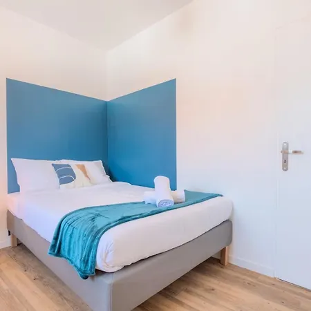 Apartment 2 Bedroom Near Tram, Chr + Parking Roubaix