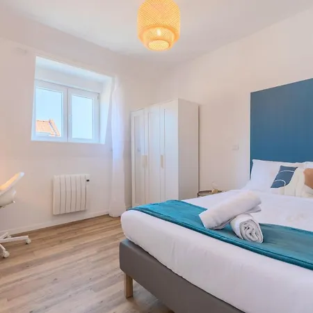 2 Bedroom Near Tram, Chr + Parking Apartment